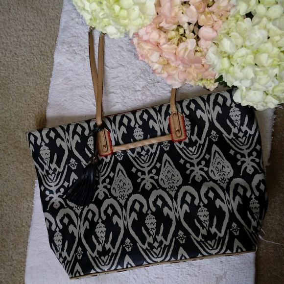 Stella & Dot Handbags - STELLA & DOT La Totale Large Tote - Expresso Ikat
